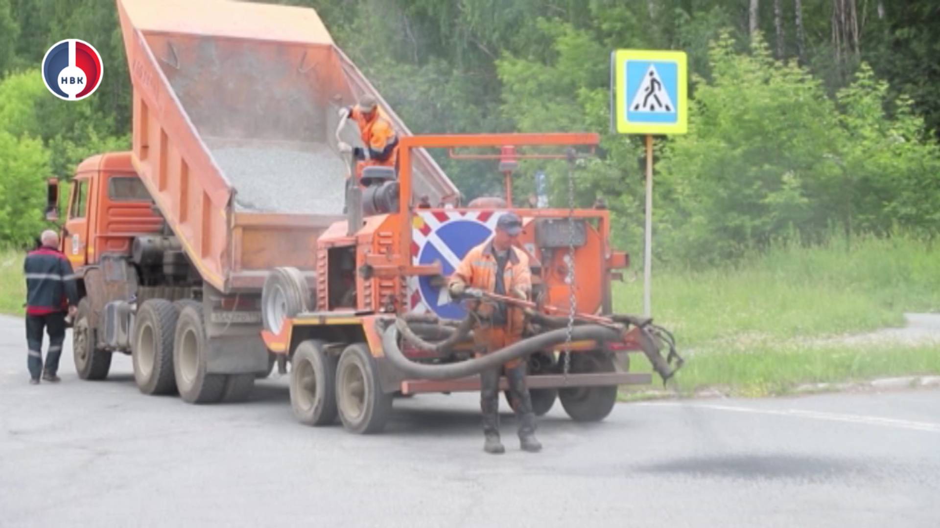 В Новоуральске активно ведется ямочный ремонт дорог