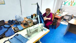 В Сургуте дочь героя Советского Союза помогает бойцам СВО