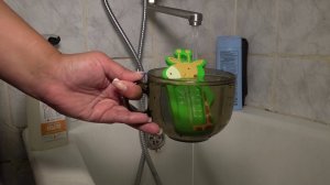 Горячая вода из холодного крана течет у жителей нескольких домов в Новосибирске