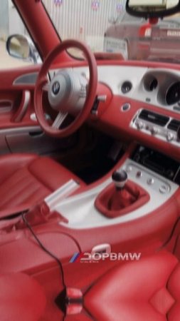 Полюбовались прекрасной BMWZ8 E52 и установили для неё видеоригестратор.
