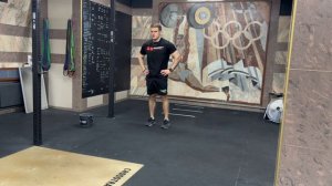 Выпрыгивание с двух ног и приземление на одну|Double Leg Hop To Single Leg Landing