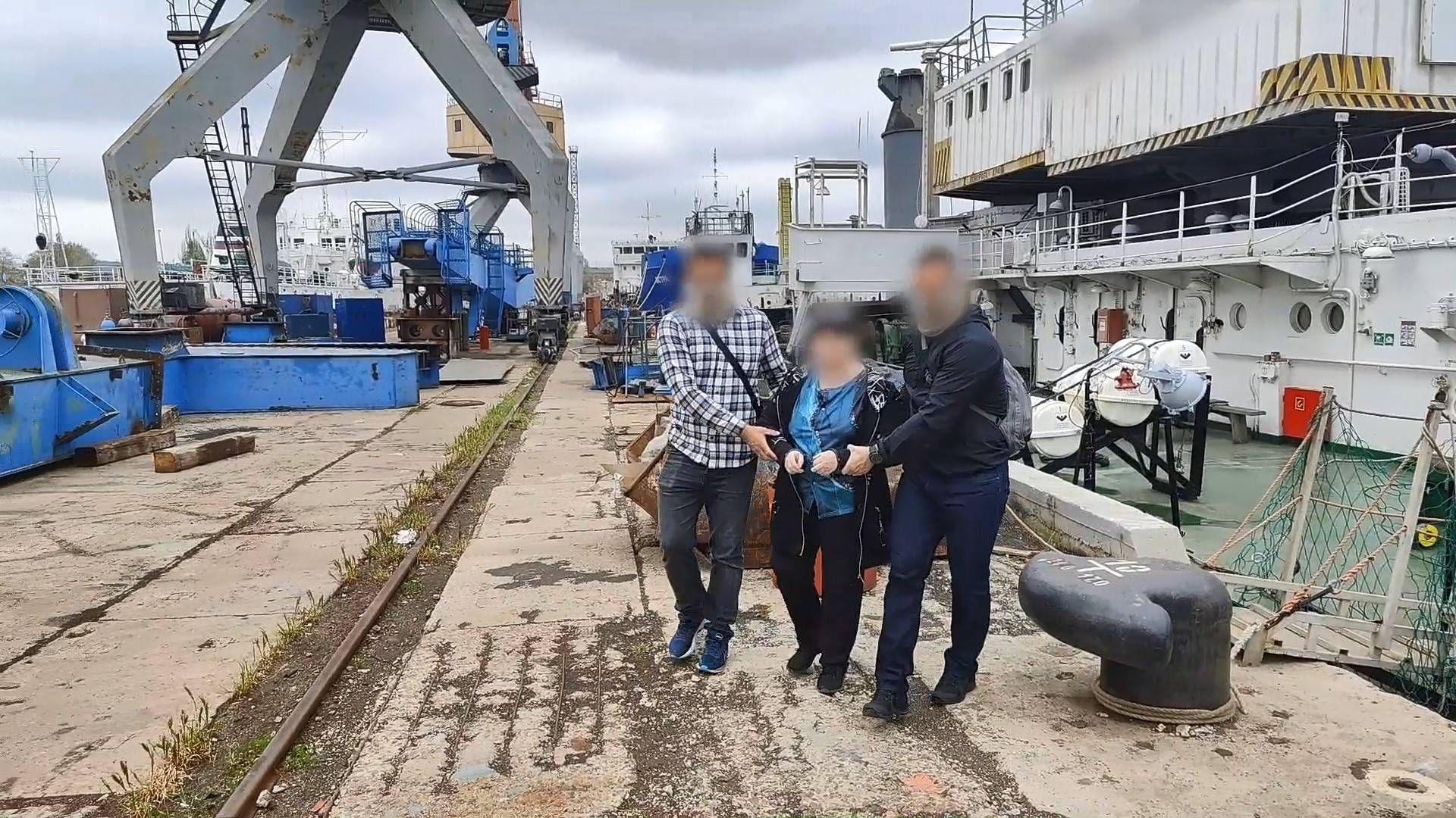 ЖИТЕЛЬНИЦА НОВОРОССИЙСКА ЗАДЕРЖАНА ЗА ГОСИЗМЕНУ