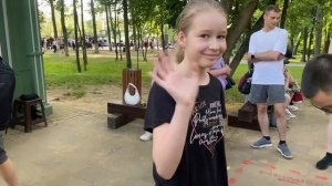 Я в парке атракционов.