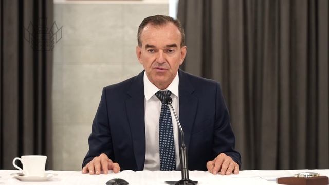 Встретился с призывниками Президентского полка