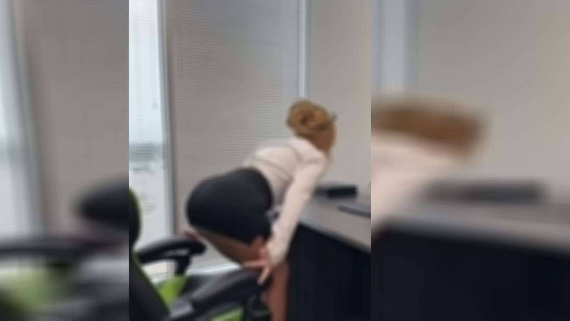 Порно видео секс анал в офисе