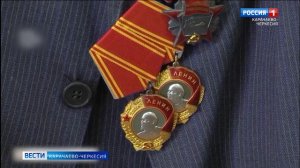 Рашид Темрезов поздравил с 75-летием Заслуженного строителя России Олега Аргунова
