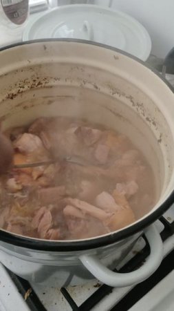 Готовлю вкусняшку для хвостиков.