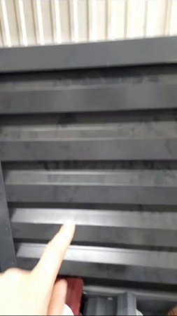 Комплектация секции забора "Жалюзи". Рассказывает наш начальник
производства.