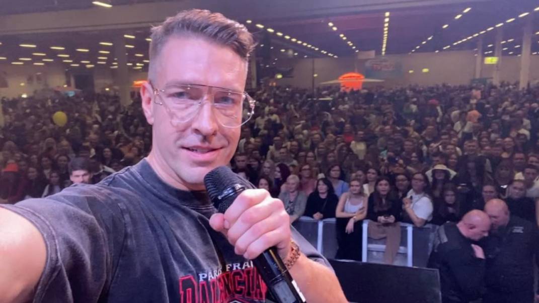 «Сзади подошел парень»: жертвы учеников Лесли рассказали о домогательствах