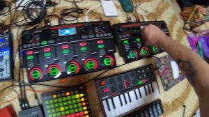 The DLFX 
Домашний лайв
boss505