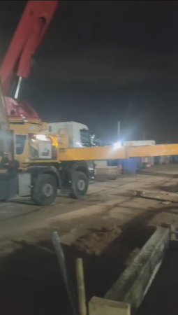 Ночная смена: заливаем бетон при свете прожекторов