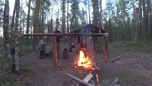 Третий день в тайге. Рыба клюёт на каждый заброс!!! Рыбный суп на костре.
