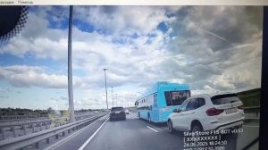 Че там в Питере?

Подрезал, гад (судя по озвучке). Я не очень понял кто кого, но ладно.