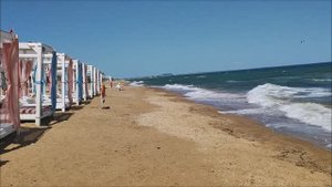 Крым.Феодосия. Песчаные пляжи Золотые пески и другие во время шторма. Июнь 2025 год.