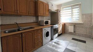 8903992 Республики 70