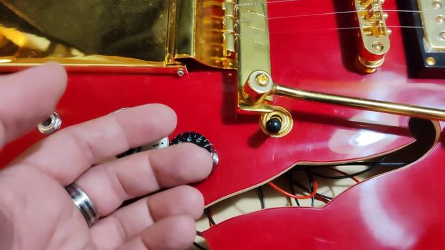 Обзор сборки китайской реплики Gibson ES-335 с тремоло Vibrola смотреть онлайн