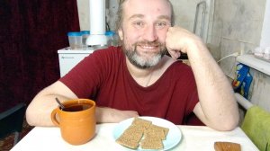 сегодня на ужин мюсли-печенья и чай-чаёк. мукбанг. обжор. еда на камеру. диета. шизофрения.