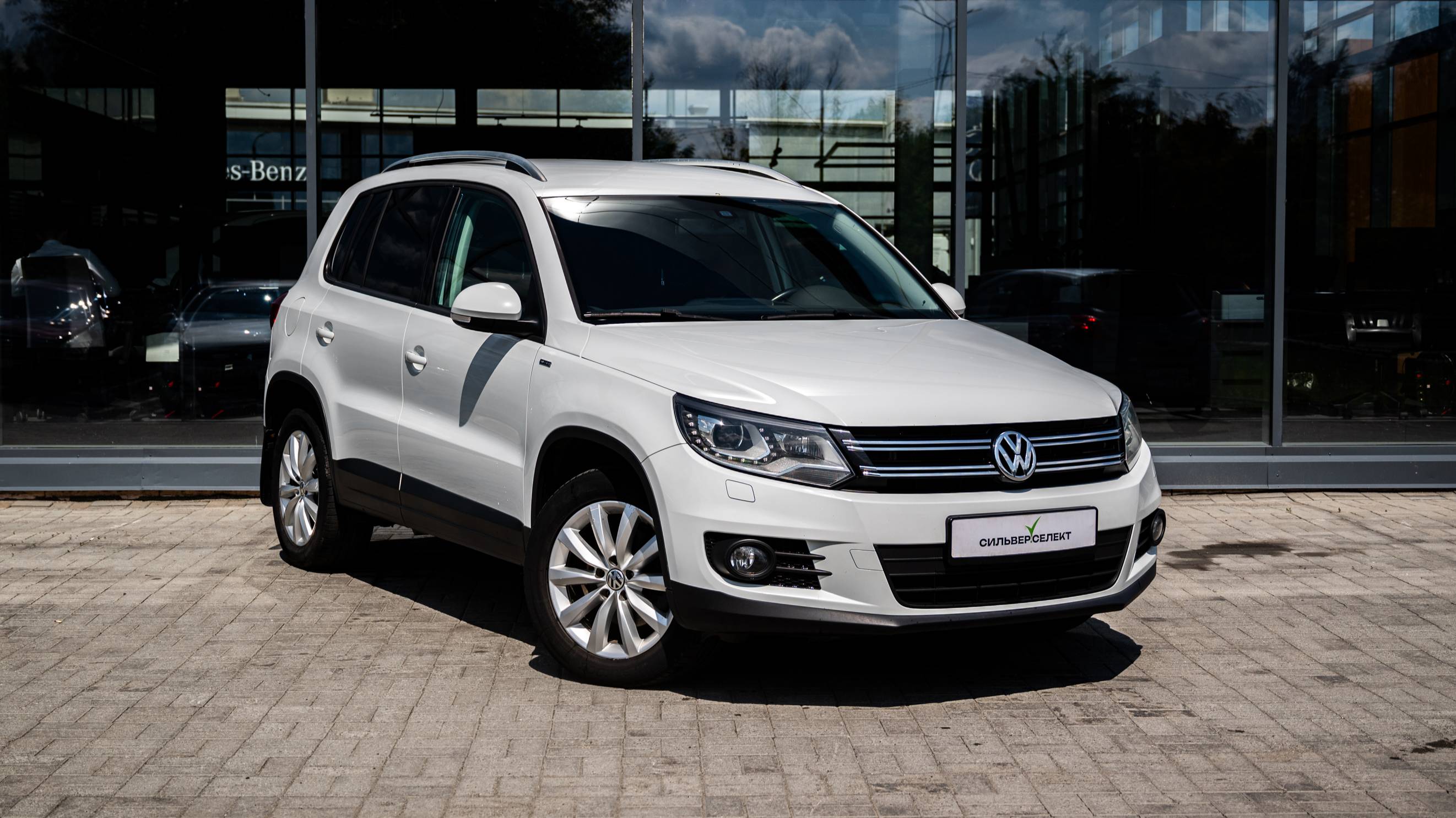 VOLKSWAGEN TIGUAN БЕЛЫЙ