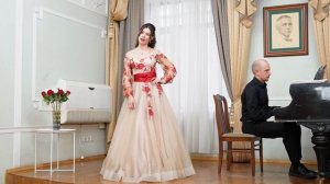 Дарья Вуйчик исполняет романс Чайковского "Песнь цыганки". Фортепиано — Александр Широков