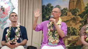 Настройка на дикша-ретрит 2025 от старших преданных.