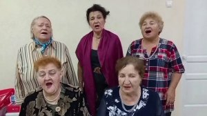 Песня "Бежит река"
