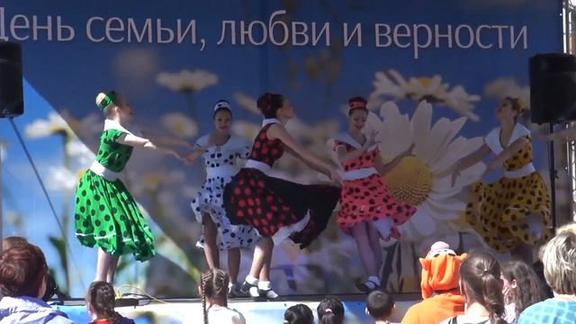 Горячий танец буги вуги #upskirt#шоу#танец