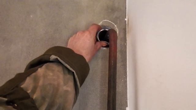 Делаем обрешётку на фасаде. Приехали мужики с горгаза , смонтировали газопровод.