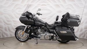 Harley-Davidson CVO Road Glide vin 5HD1TA8E3BB955889