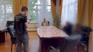 В Петербурге двух глав администраций задержали за поличным за взятки