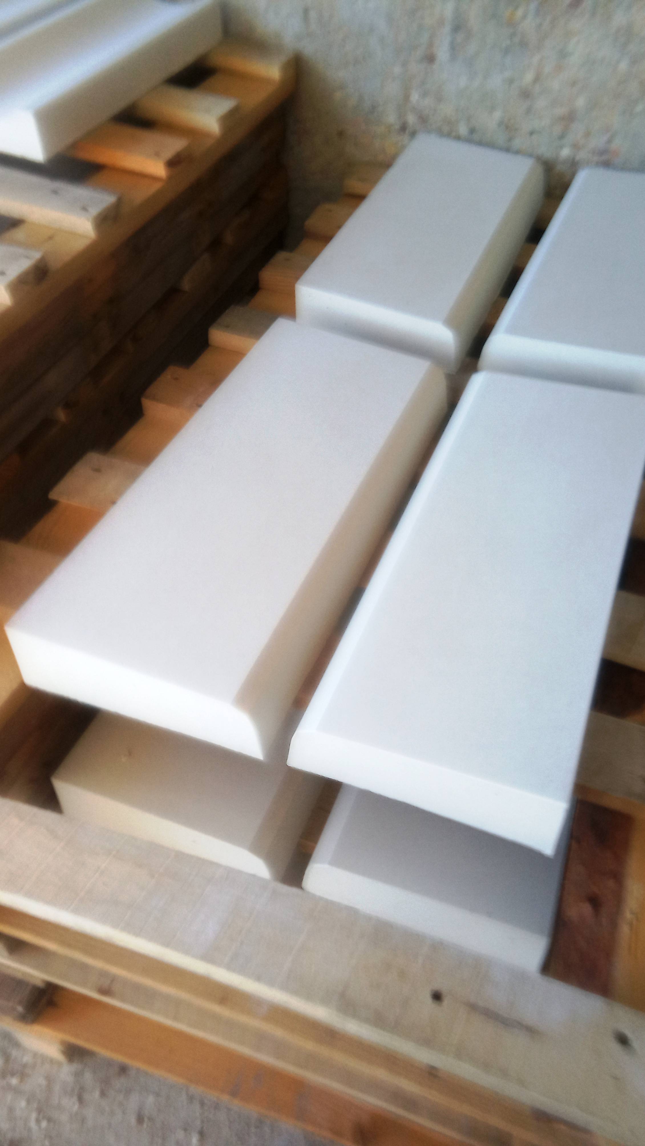 Расформовка (извлечение из формы) бордюров