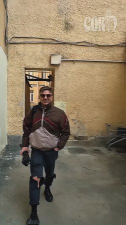 Ты куда? я тебя ща уволю!