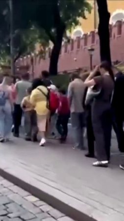 У Мавзолея к Ленину снова очередь