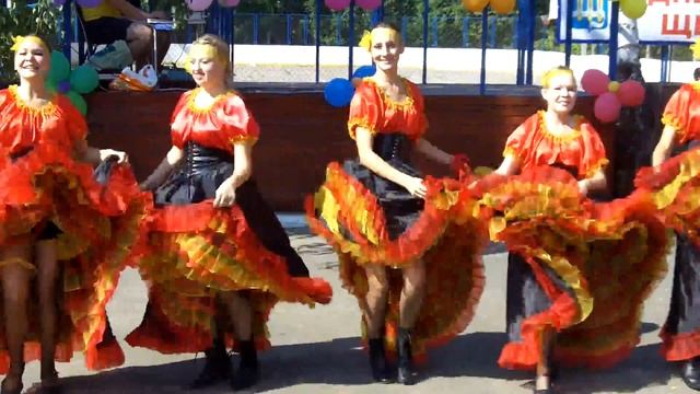Канкан - День города Щёлково - 28.08.2011 #upskirt#шоу#танец