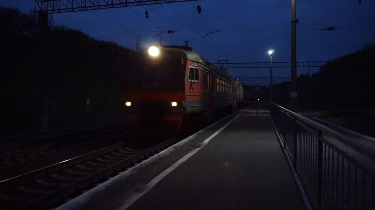 Электропоезд ЭД9Т-0019+звук компрессора.