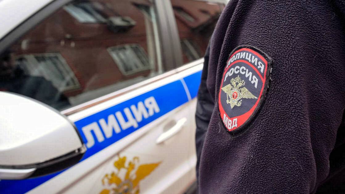 Мужчина с ножом пытался напасть на работников ж\д транспорта у вокзала в Омске