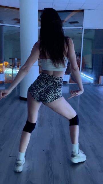 Уроки Тверка в Курске. Школа танцев Dance Life смотреть онлайн