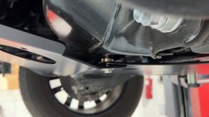 Установка защиты картера двигателя и КПП BMS для Тойота Ленд Крузер 300