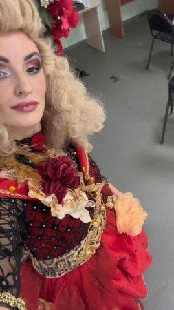 Екатерина Бринчугова (ЛЮБО-МИЛО) в образе Надежды Кадышевой в шоу "Поймай меня, если сможешь".