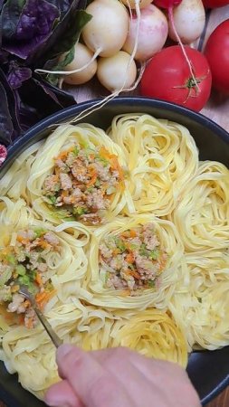 Наш вкусный ужин! Гнёзда с фаршем под сыром! Это очень вкусно!😋😋😋