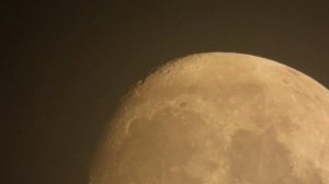 Даже небольшой метеорит упав на Луну сформирует огромный кратер