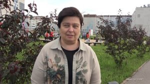 Медалисты Каменска высадили деревья в микрорайоне Южный. Панорама 27.06.25