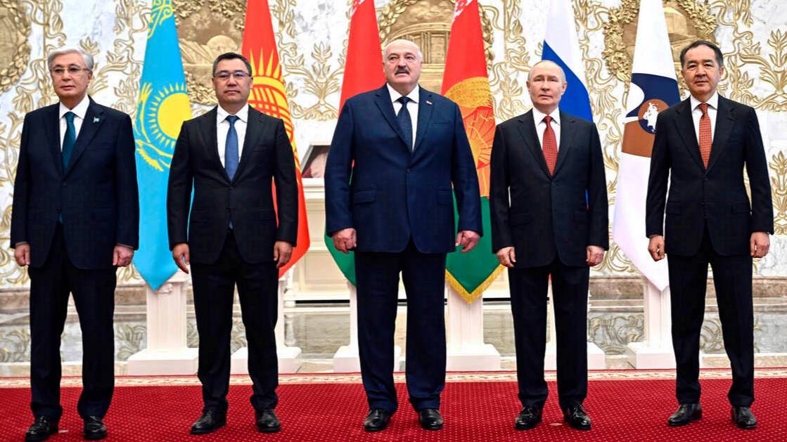 Лидеры стран ЕАЭС начали заседание экономического совета в Минске
