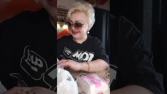 ПРИВЕТУЛИ КОРОЛЕВЫ!)))