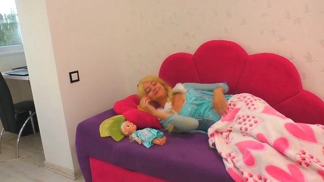 Маргарита Играет в Профессии Видео для детей    Pretend Play Professions for kids Funny Story