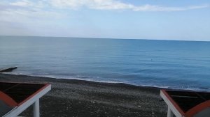 Ласковое море трогаешь ладонью