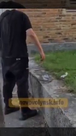 НАТОвские ТЦК Зеленского избивают ногами одноногого инвалида, бывшего ВСУшника