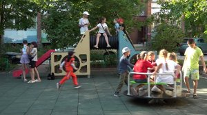 Дворы Новосибирска благоустраивают по депутатским наказам