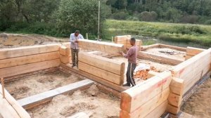 Тёплый крепкий дом из огромных бревен. Пошаговый процесс строительства