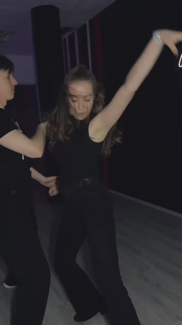 Танец Хастл в Курске. Домашняя вечеринка. Школа танцев Dance Life смотреть онлайн