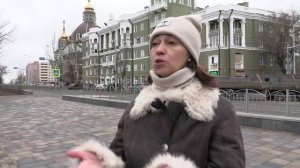 Необычный туристический троллейбус курсировал по Мариуполю.